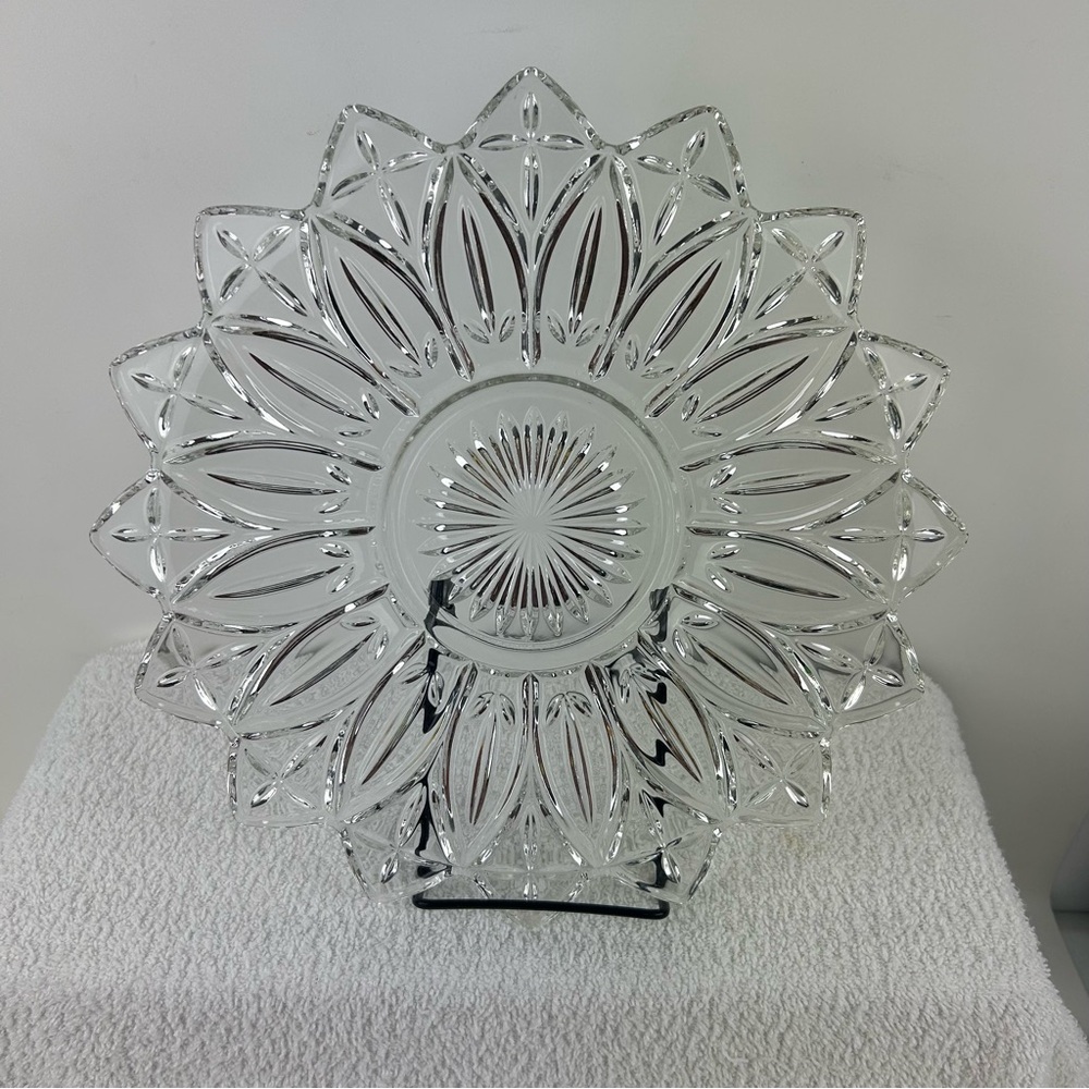 VTG Federal Glass Petal Clear Sandwich Serving Plate 11.5"